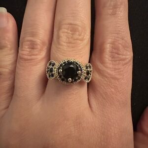 Fashion jewelry-ring (gold and black stone)